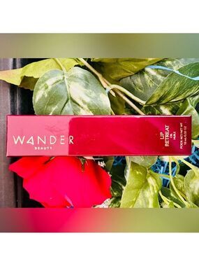 NIB Wander Beauty Lip Retreat Oil in Oasis